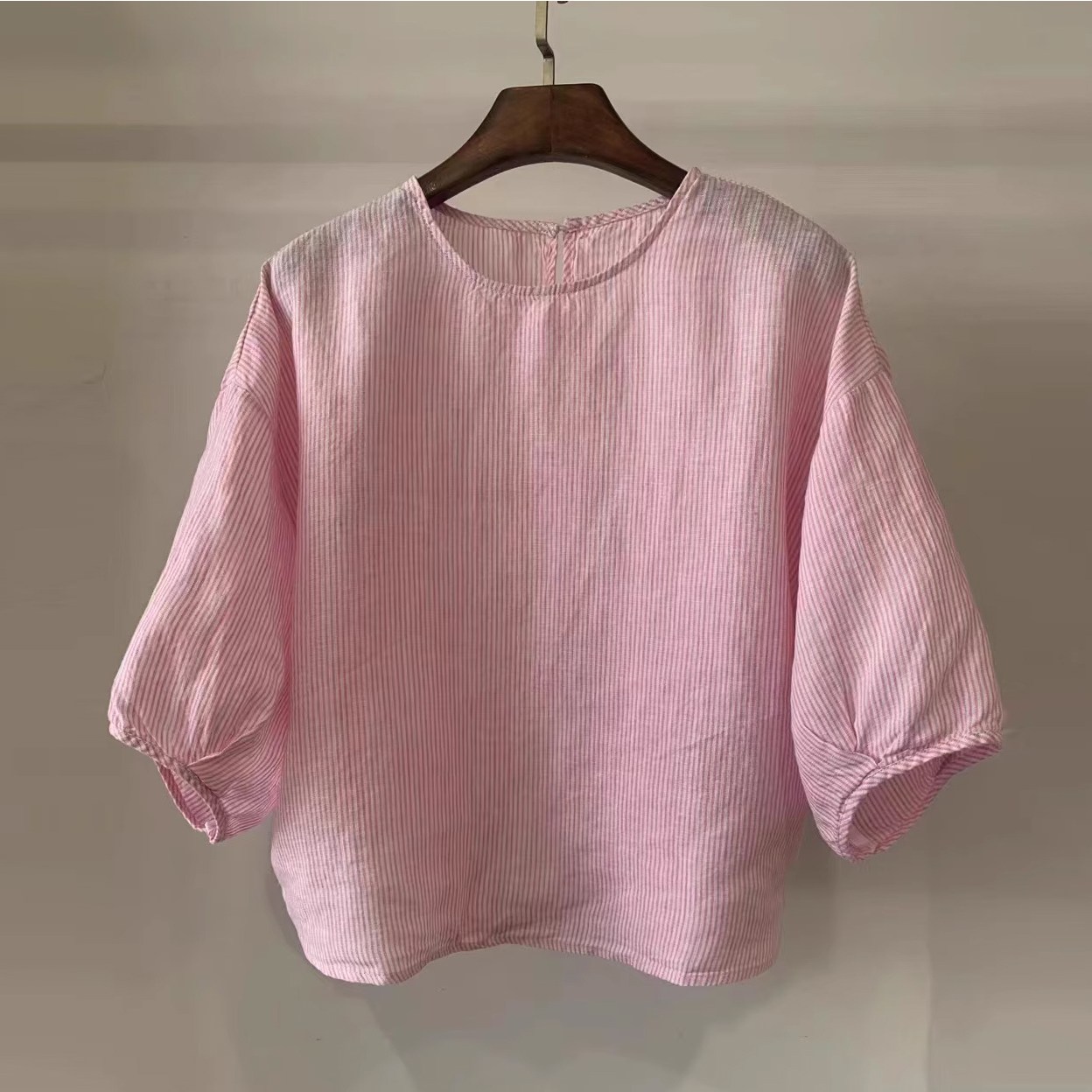 퀸앤조이 린넨의 계절 라운드넥 반팔 블라우스 시원한 여름 루즈핏 데일리 라보네 66,800원