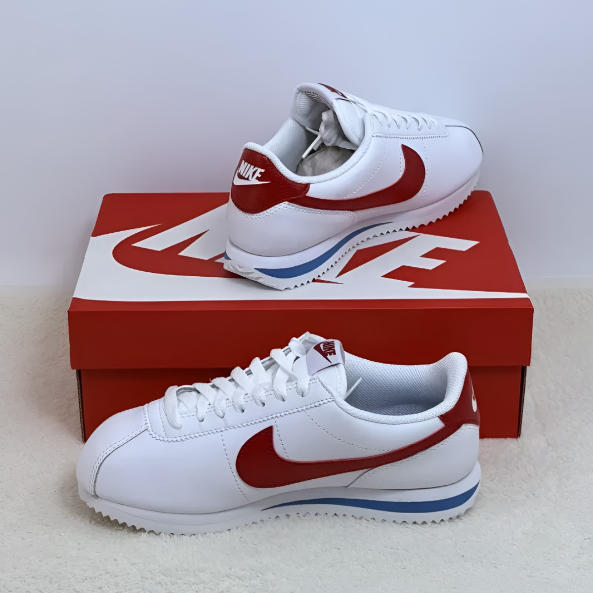 나이키 우먼스 코르테즈 레더 발편한 러닝화 여성 스니커즈 단화 화이트 레드 아치깔창 추가구성 64,900원