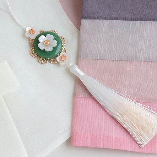 여아 한복 설날 추석 설 명절 가지런한 하얀 꽃 노리개 8,900원