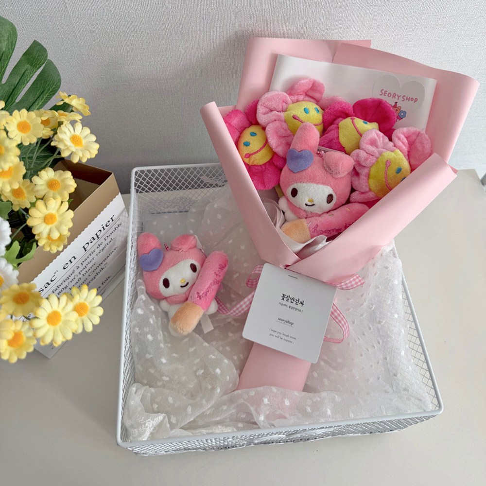 신상 산리오 빼빼로키링 8cm 스마일꽃4송이 인형꽃다발 LED추가 빼빼로선물  생일선물 어린이날선물 21,500원