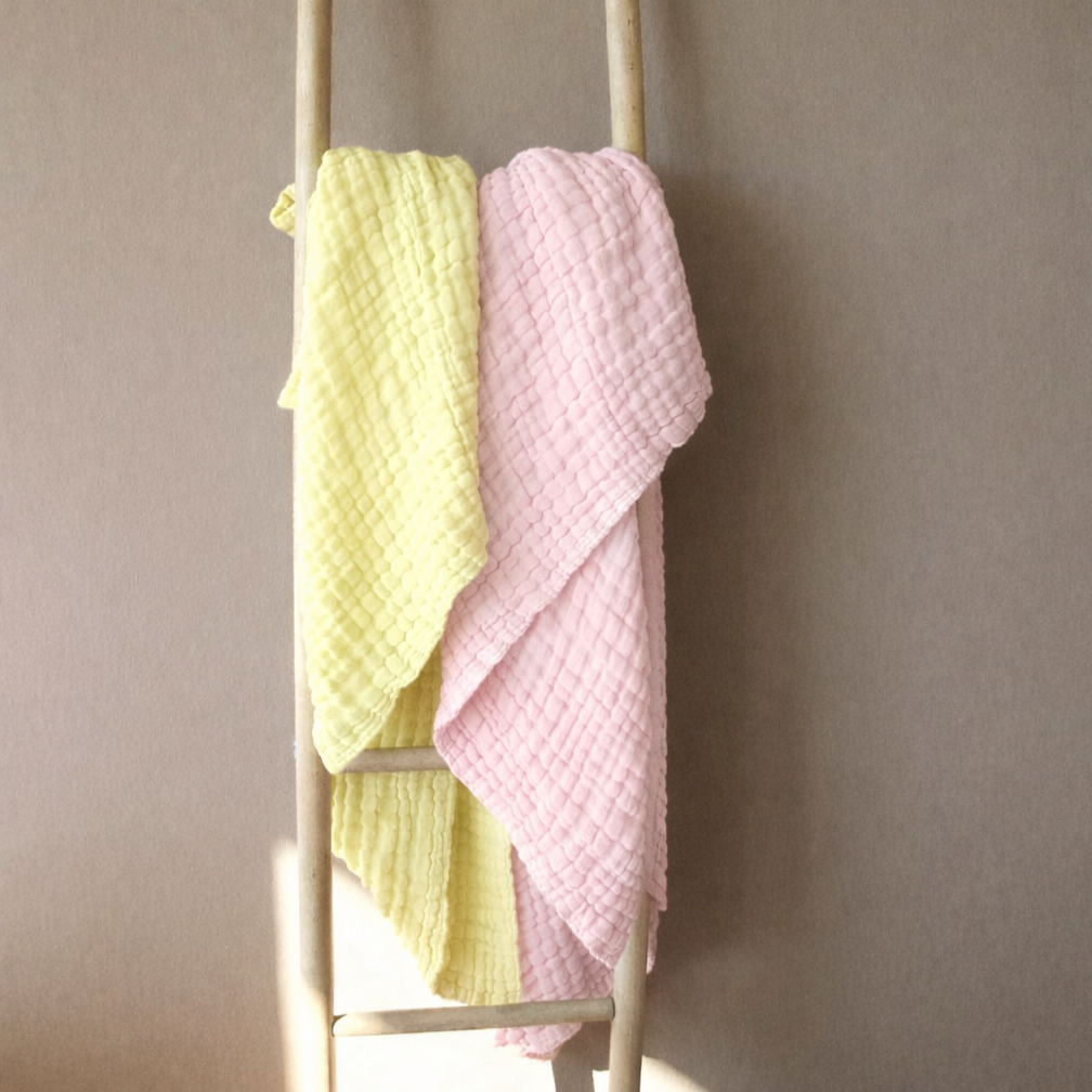 태어나줘서고마워 6중 거즈블랭킷 애착이불 출산돌선물고민끝 종이쇼핑백동봉 거즈턱받이1장서비스, 핑크 38,000원