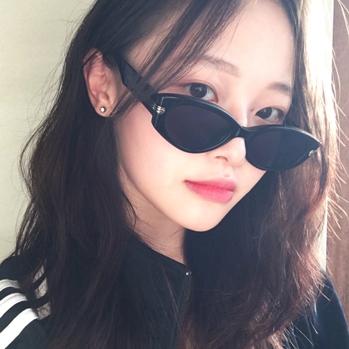 캣츠아이 긱시크 UV 400 빅 오버사이즈 블루 틴트 뿔테 데일리 선글라스 23,500원