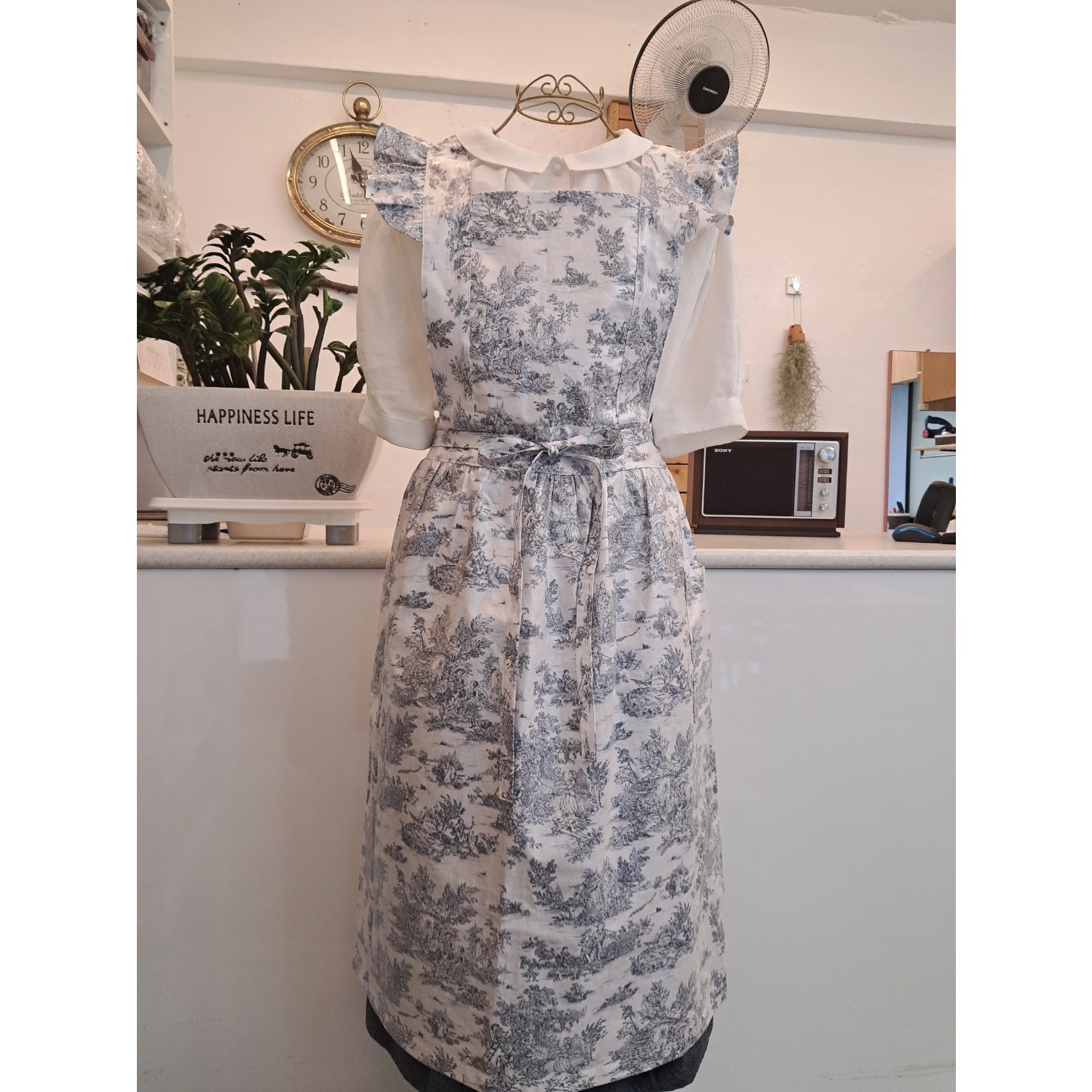 소소한 뜨왈 명화 완전 방수 프릴 앞치마, 1개, 2.그레이 59,000원