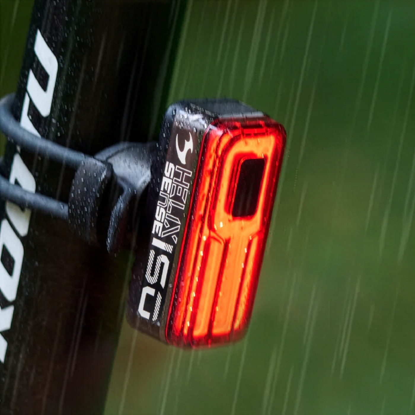 문라이트 헬릭스 센스 150 / 자전거 후미등 / 브레이크등 기능, 1개, 블랙 40,000원