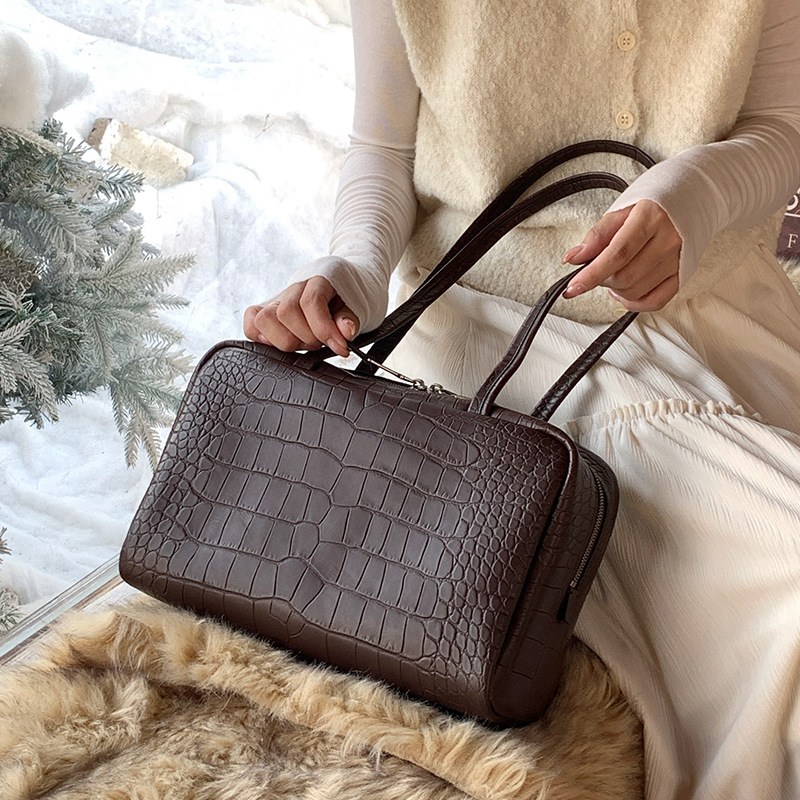 D.I.O 신상명품 크로커 엠보 천연소가죽 숄더백 클래식 바게트 오피스 토트백 189,000원