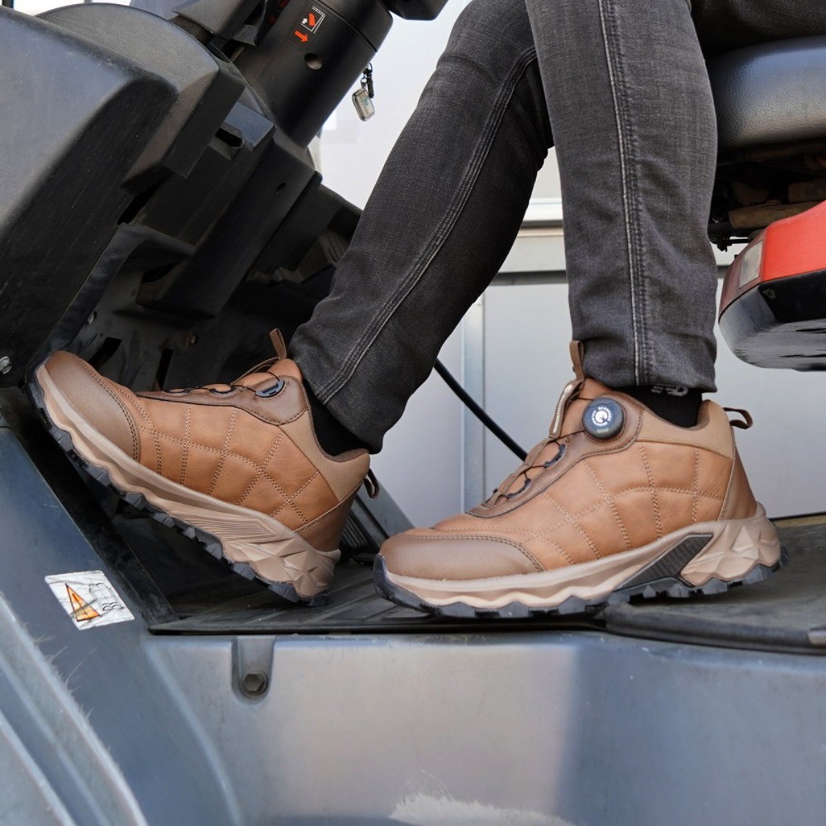 [에코로바]남성 겨울 다이얼 패딩슈즈 퍼 안감 하이킹 트레킹슈즈 ER2299 59,000원