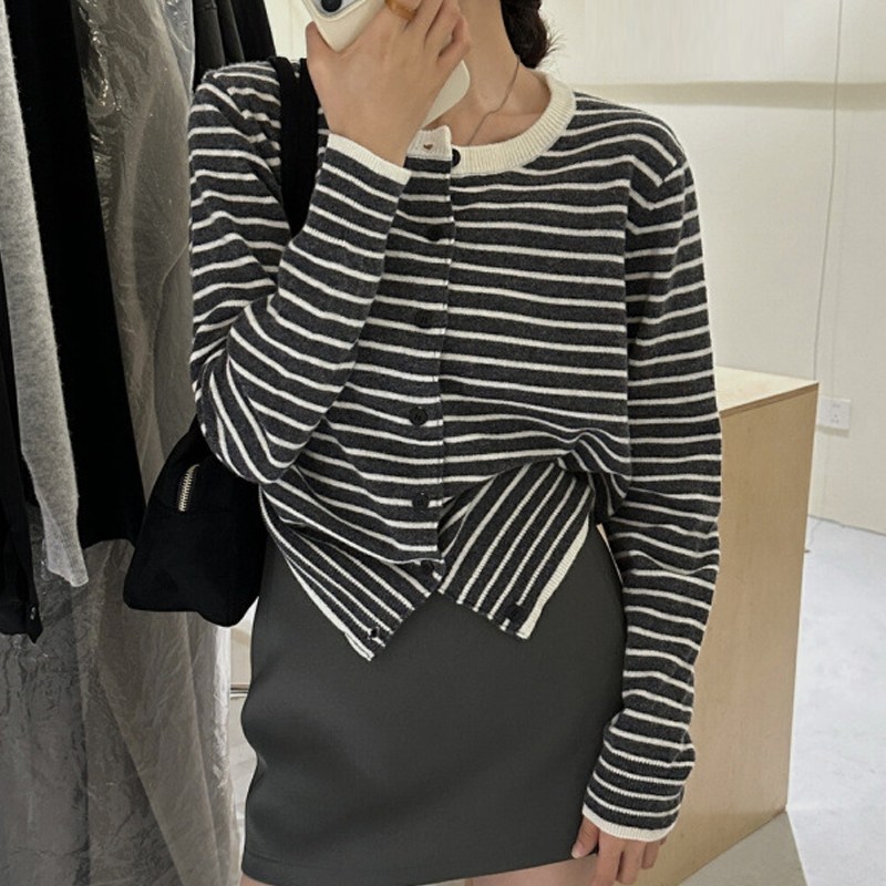 굿도우 여성 라운드넥 스트라이프 가디건 14,900원