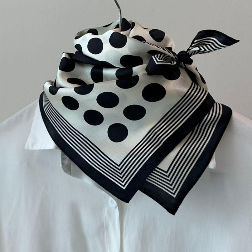 뉴크존 100% 천연 실크 정사각 스카프 29,800원