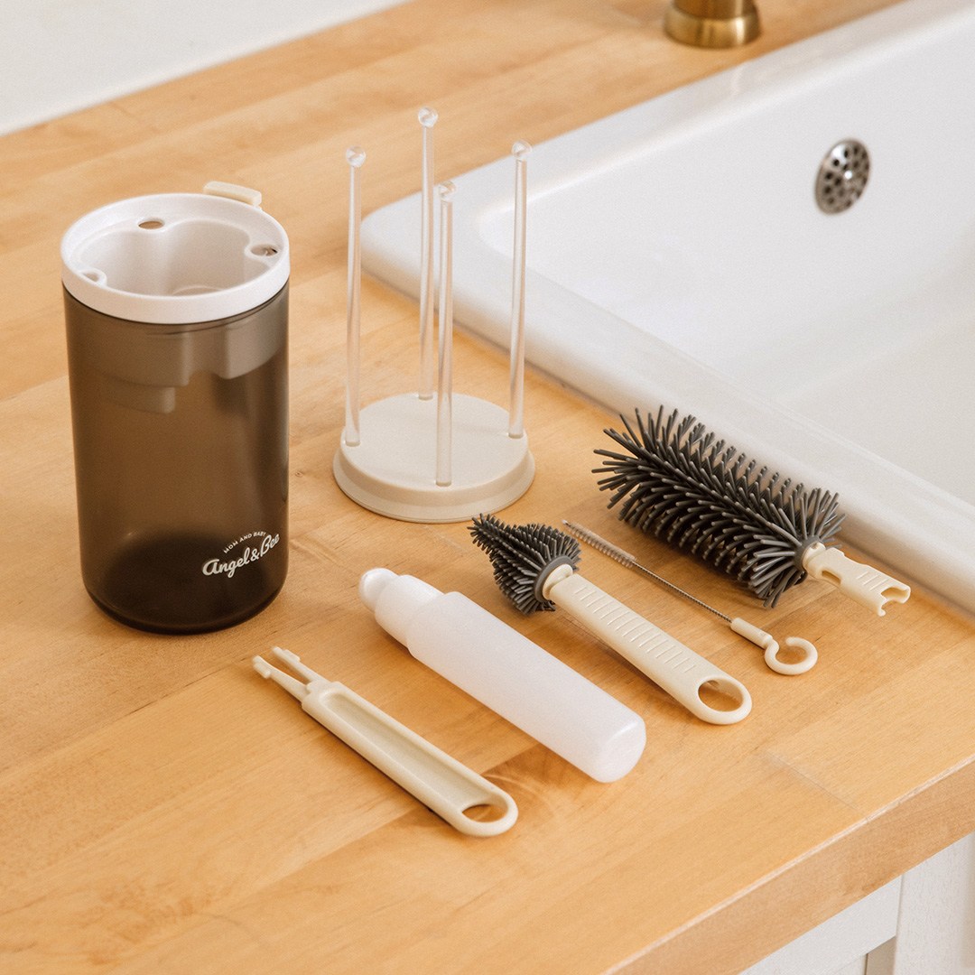 엔젤앤비 휴대용 젖병건조대 + 젖병세척솔 + 젖꼭지세척솔 + 빨대 세척솔 세트 28,900원