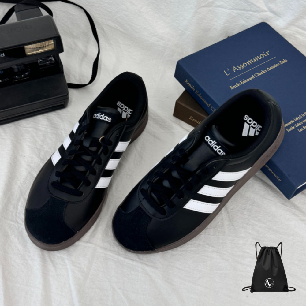 (백화점 정품) 아디다스 스니커즈 블랙 화이트 블루 운동화 남자 여성 발편한 신발 스포젠가방 66,000원