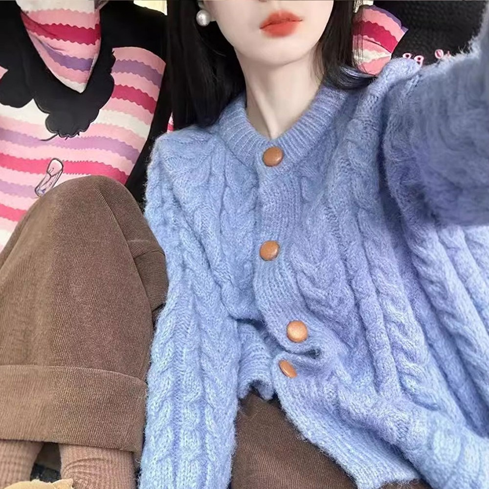 태미스  꽈배기스타일 여성 니트 가디건 39,500원