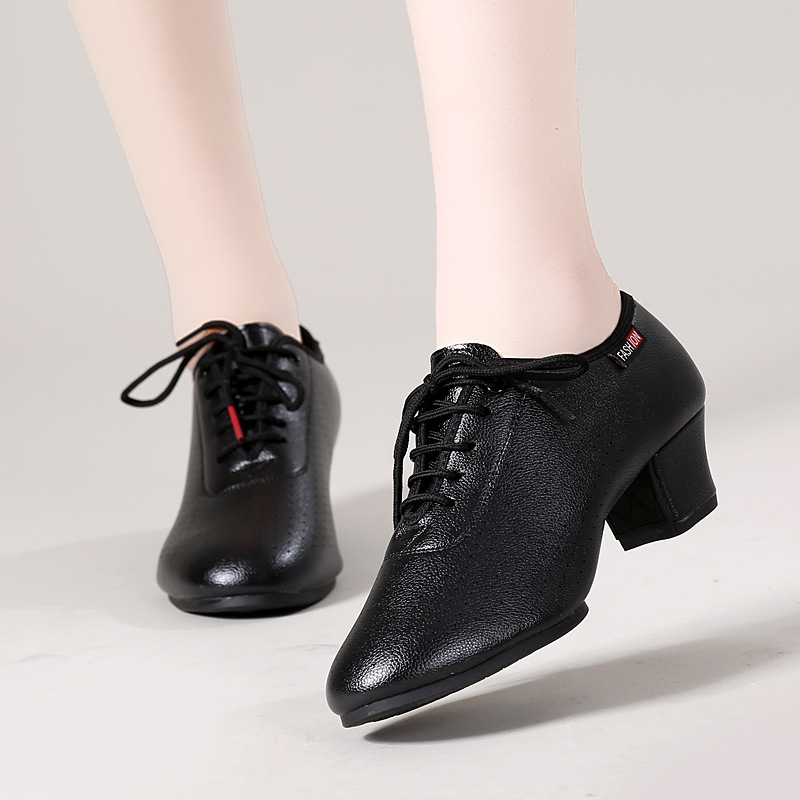 콩앤드 발편한 가죽 여성 스포츠 사교 댄스화, 245, 블랙 38,900원