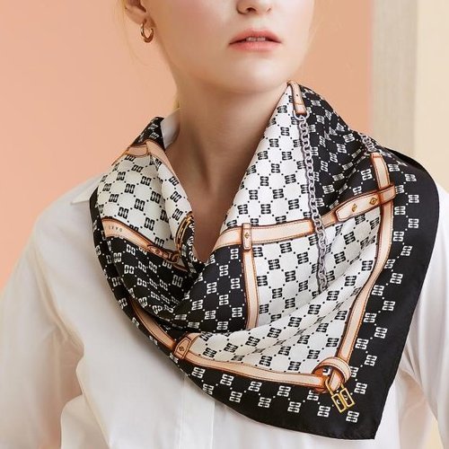 [국내백화점] 닥스 블랙 체크패턴 실크 스카프 봄 여성 102,640원