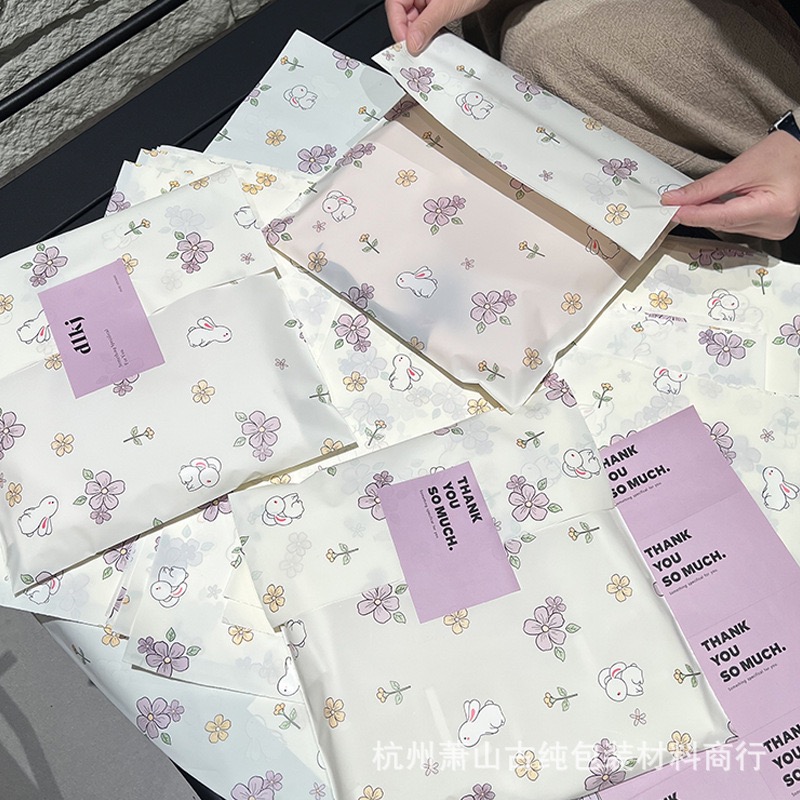 [히어로즈마트] 꽃속의 토끼 캐릭터 포장봉투 답례품 비닐백 선물 포장 봉투, 20개, 꽃속의 토끼 10,900원