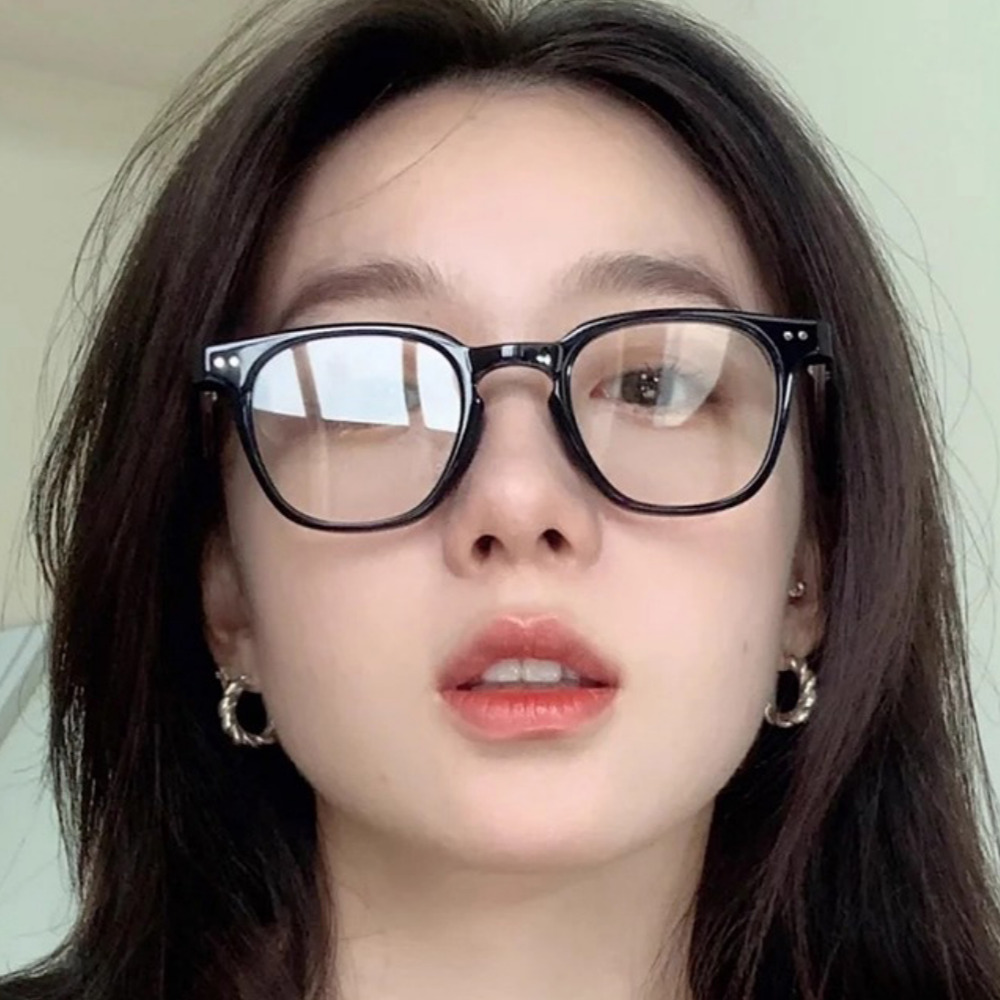 일더하기일 TR90 초경량 레트로 사각 플랫 프레임 블루라이트 차단 안경 13,900원