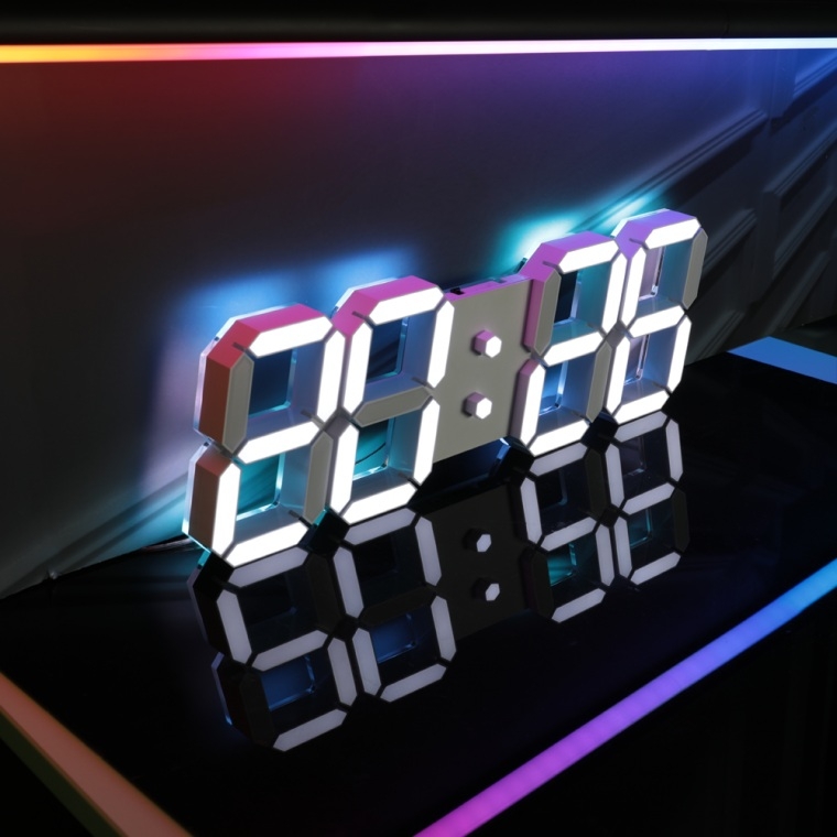 로이레트니 5세대 벽시계 자석 무타공 브라켓 멀티컬러 백라이트 무드등 무드 PLUS 무소음 무선 리모컨 178,000원