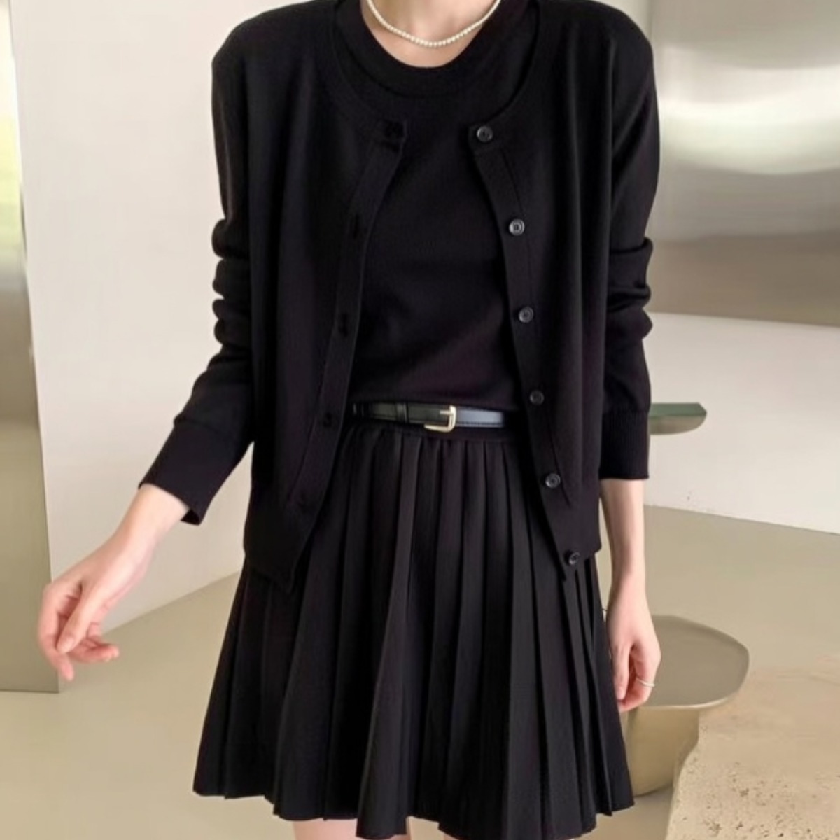 여성 라운드넥 소프트 니트 원피스 가디건 투피스 세트 벨트 포함 42,900원